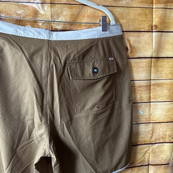 Vuori Cruise Boardshorts Mens Size 36 Bronze Micro Dot V314 - Picture 7 of 7